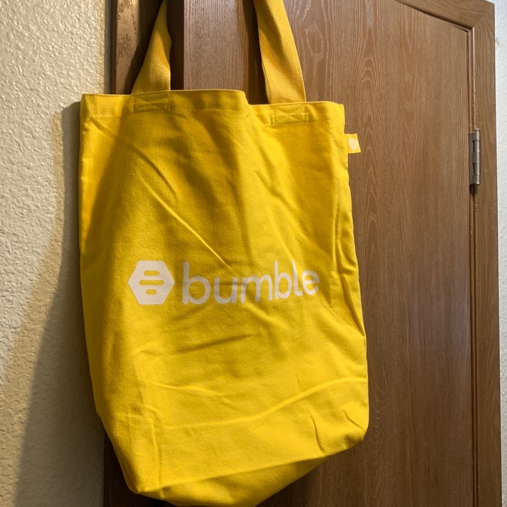 Cute yellow bumble tote